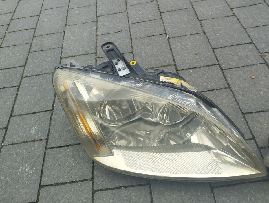 Lampa lewa i prawa Ford c Max