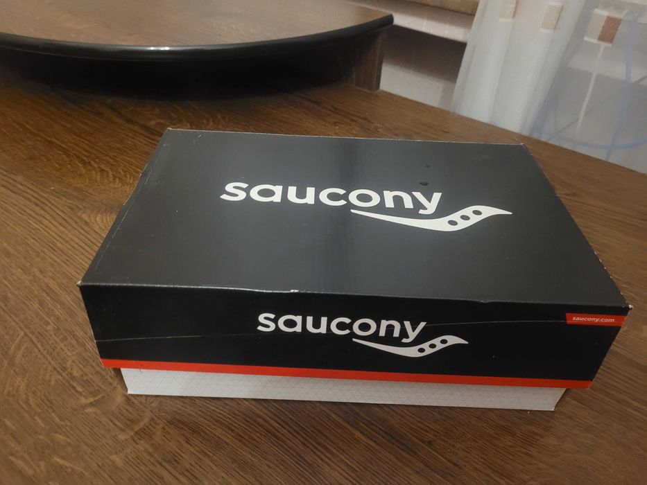 Кросівки бігові Saucony FREEDOM 3 розмір EU 42 US 8.5 (НОВІ)