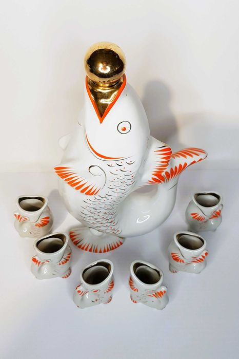 Фарфоровый набор рыбок "Семейство карповых". Штоф + 6 рюмочек