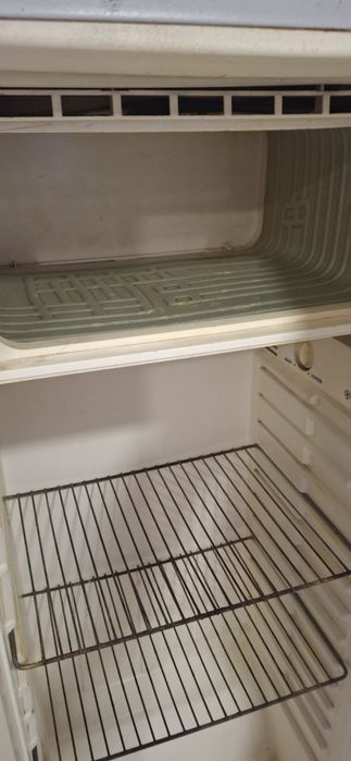 Продам б/у холодильник, все працює