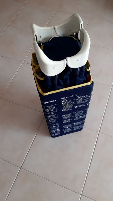 Cama de viagem de criança. Em muito bom estado.  Entrego zona de Lisboa