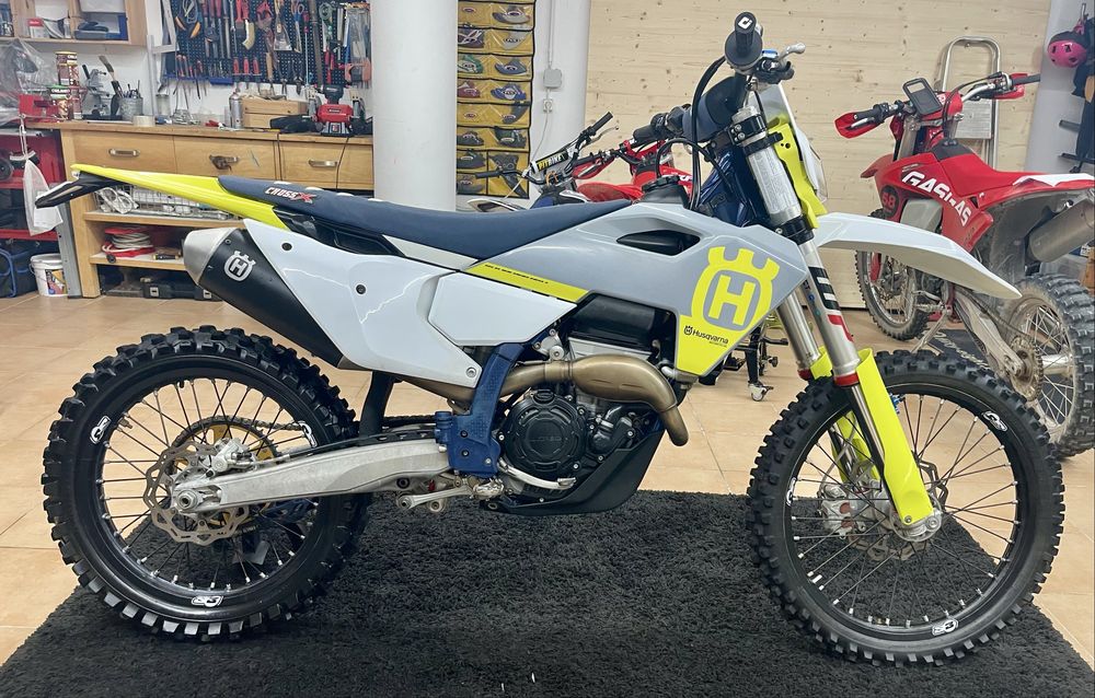 Husqvarna FC 250 ano 2024 Venda ou Troca / Retoma. Ler anúncio