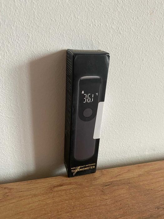 Termometr BEZDOTYKOWY na PODCZERWIEŃ medyczny DOKŁADNY poręczny dzieci