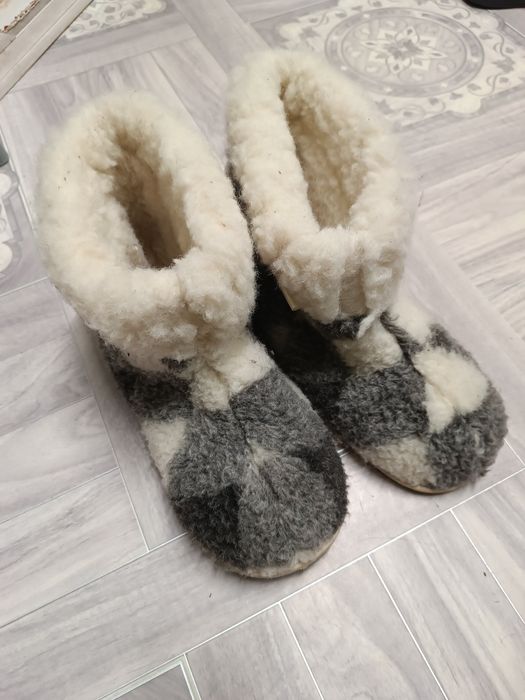 Чуні з овчини із замшевою підошвою 45 розмір
