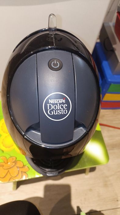 Кавоварка капсульна Delonghi nescafe dolce gusto