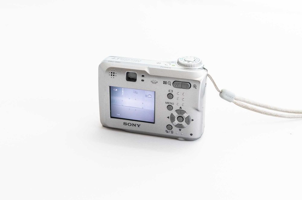Kieszonkowy aparat cyfrowy SONY Cyber-shot DSC-S60