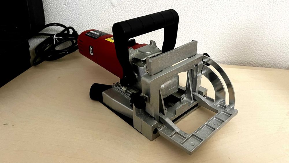 Entalhadora EINHELL TC-BJ 900