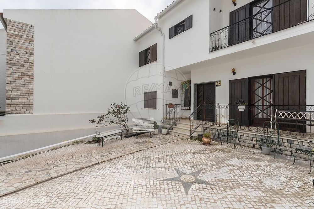 Moradia T6 para venda