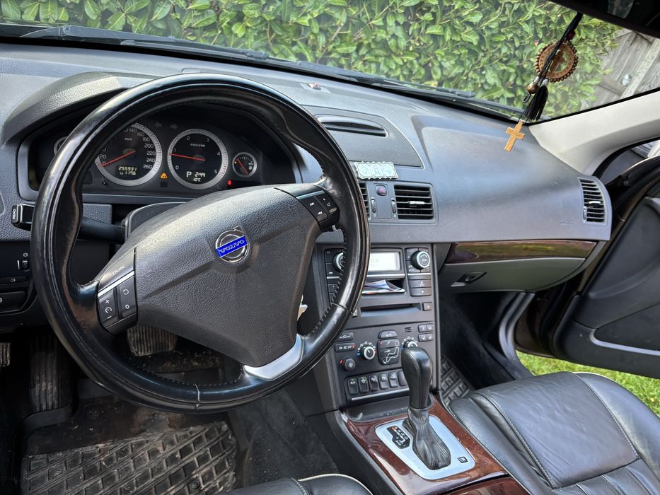 Продаю VOLVO xc90 disel 2.4 2013 automatic