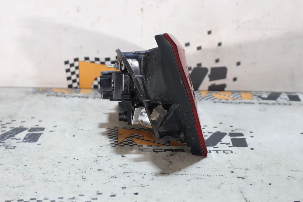 Farolim da mala esquerdo AUDI A3 Sportback (8VA, 8VF)