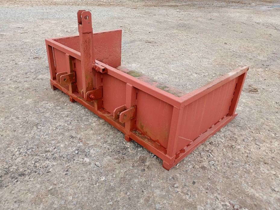 Skrzynia transportowa na TUZ ciągnika