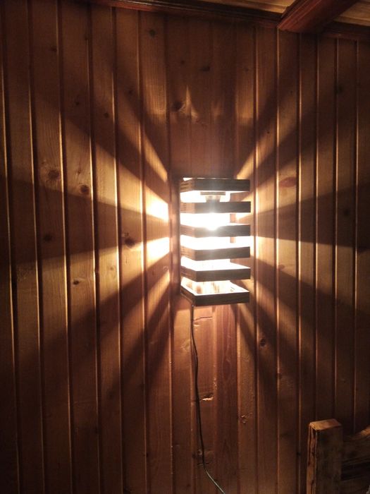 Світильник на стіну