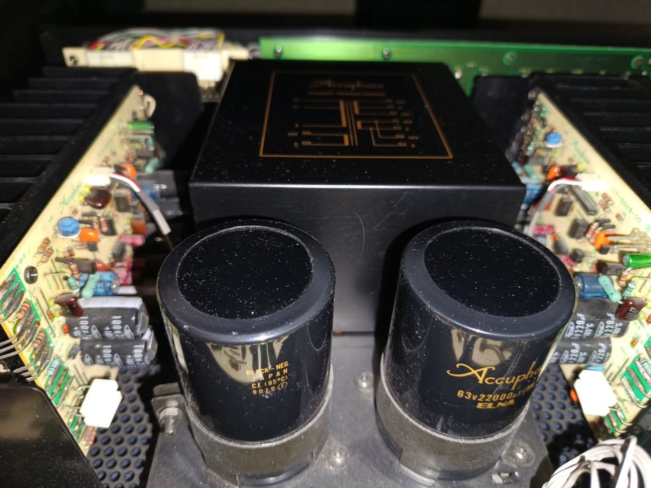 Продам Интегральный усилитель   Accuphase E-206