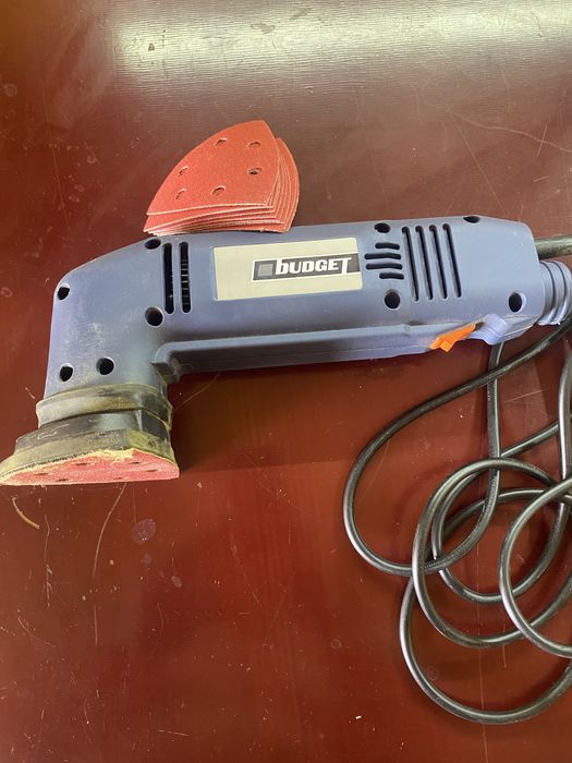 Дельта-шліфувальна машинка