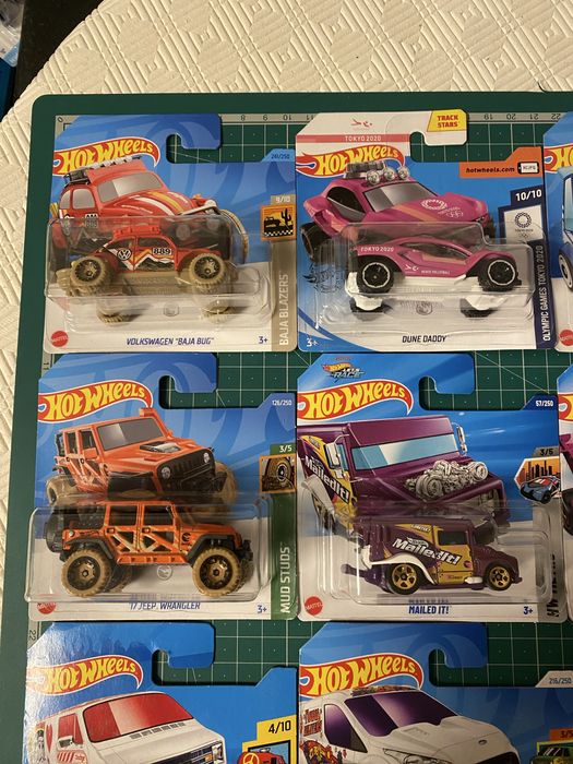 Hot wheels treasure hunt lote