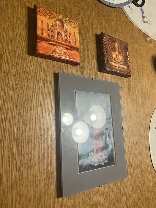 Trzy obrazki buddyjskie