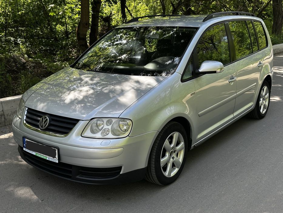 Свіжопригнаний VW Тауран 1.9ТДІ не розмитнений у Києві