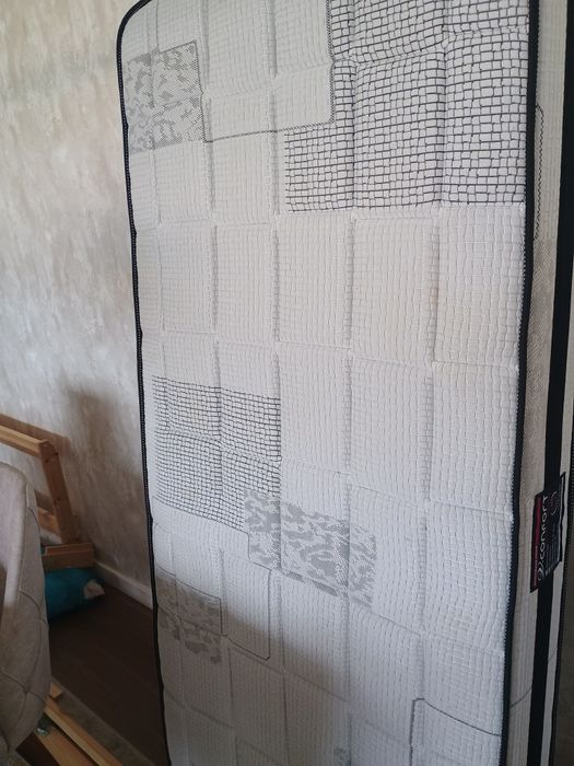 Cama 90x200 - estrado e colchão de viscoelástico