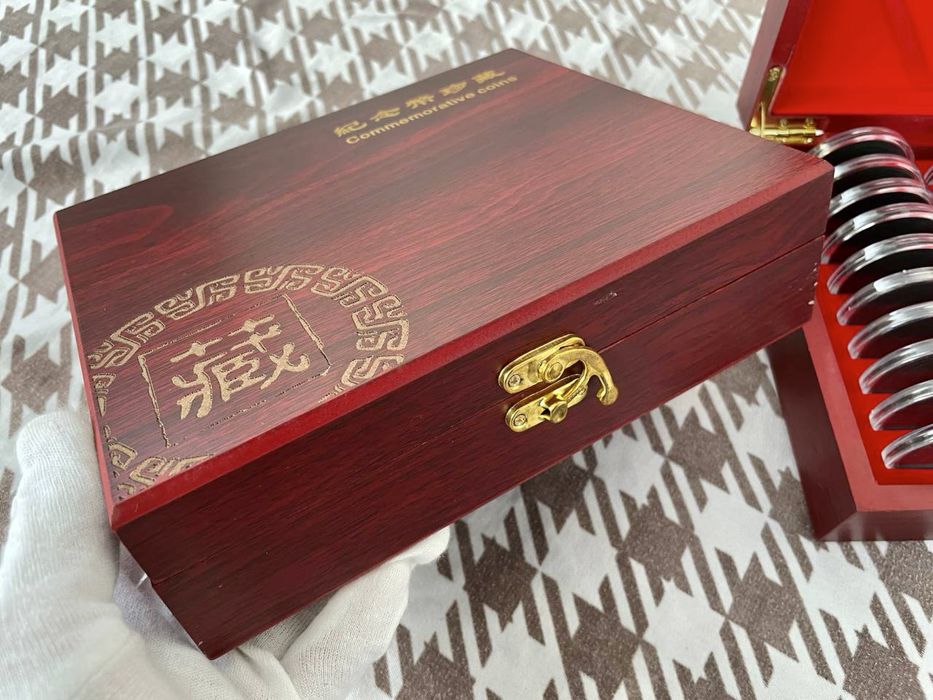 Бокс з дерева для монет + 30 капсул 46мм Капсули для монет