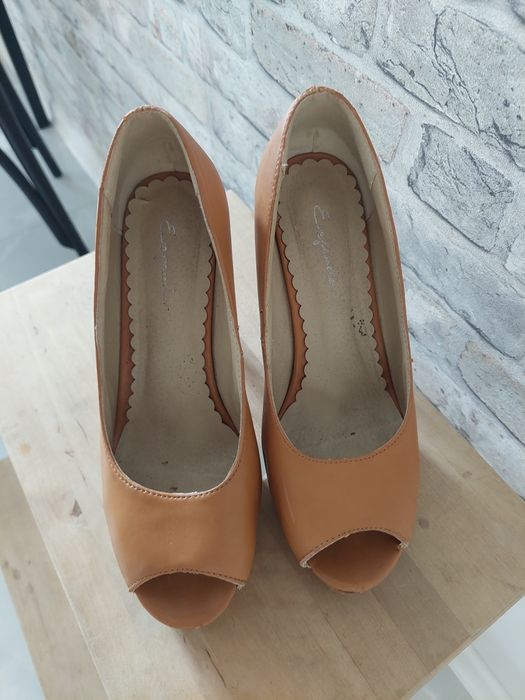 Buty na obcasie rozm 38