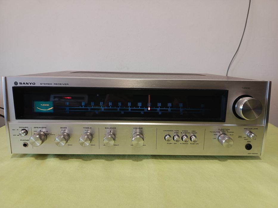 Amplituner SANYO DCX 2000L