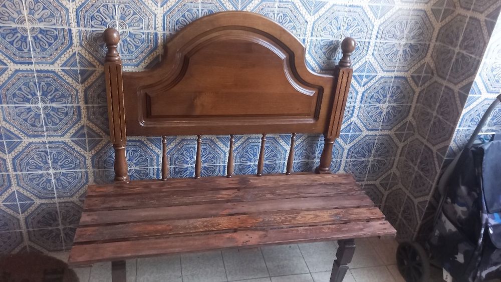 Banco a partir de cabeceira de cama