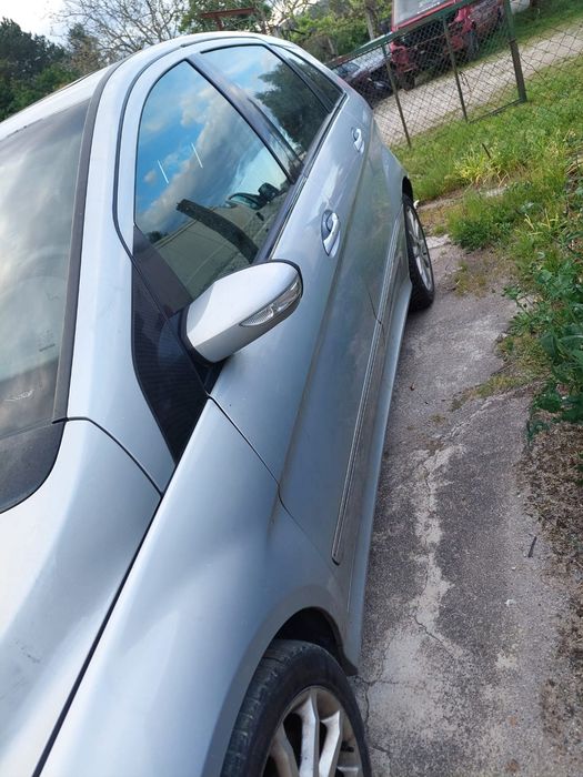 Sucata para  Peças Mercedes B 200