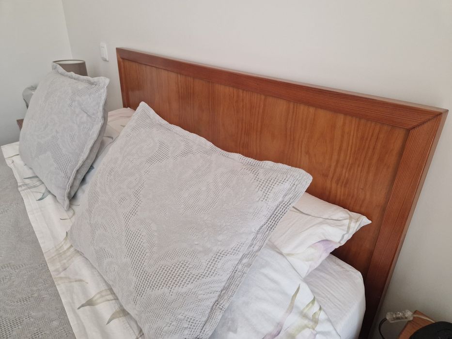Cama em  carvalho Moviflor