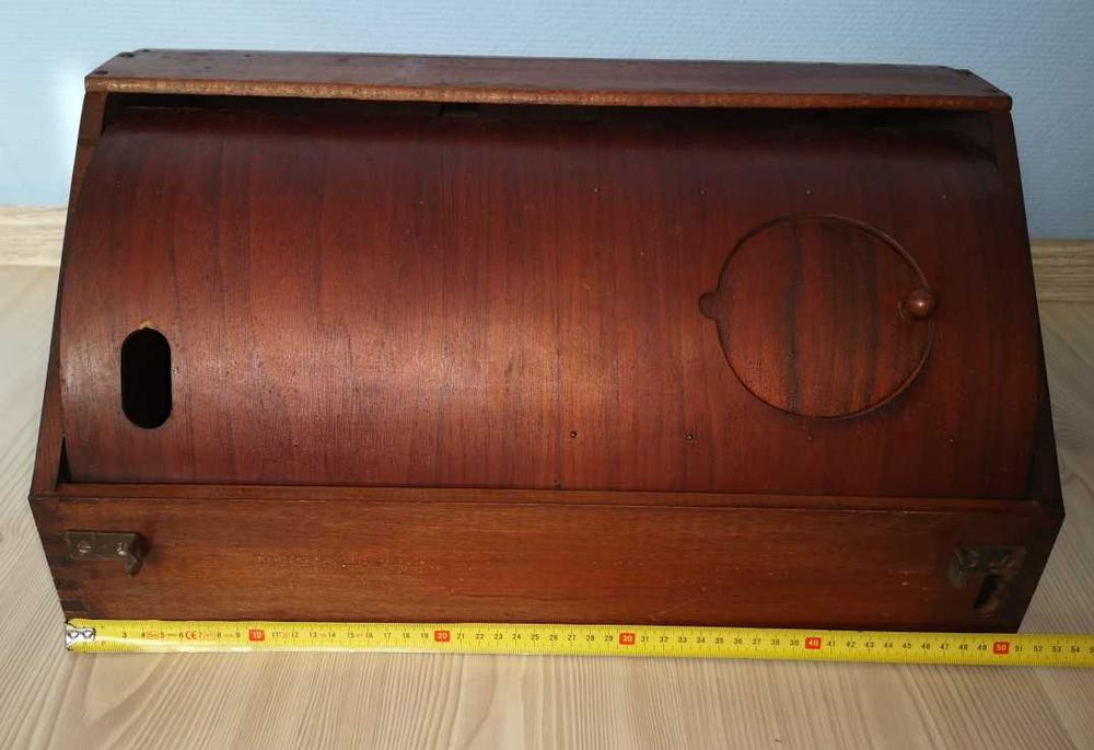 Zabytkowa maszyna do szycia BOBBIN