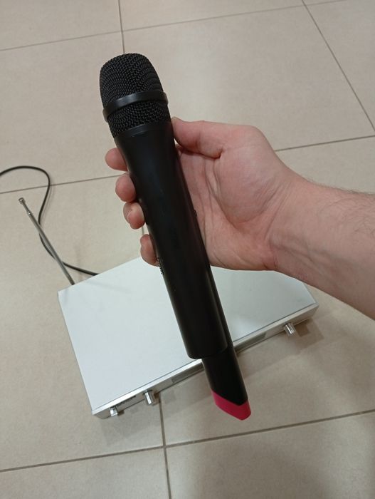 Microfone sem fios Karaoke semi-profisional