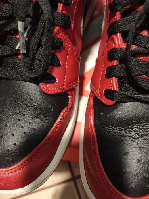 Nike Air Jordan 1 Mid Reverse Bred