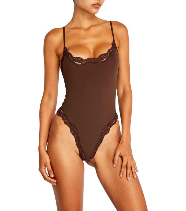 Боді Skims Fits Everybody Lace Cami Bodysuit Cocoa