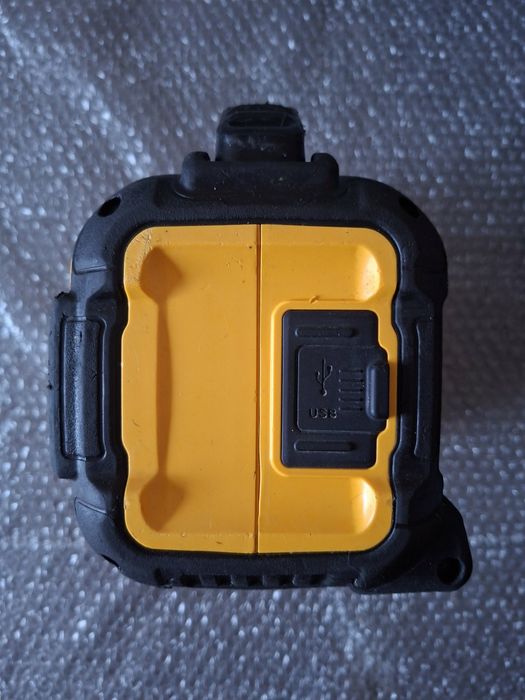 Блютуз колонка Dewalt DCRO11