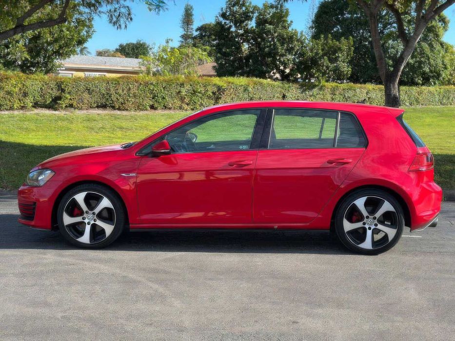 Volkswagen Golf      2015