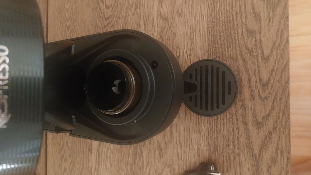 Máquina de Café DELONGHI Nespresso Vertuo Pop ENV90.B Preto
