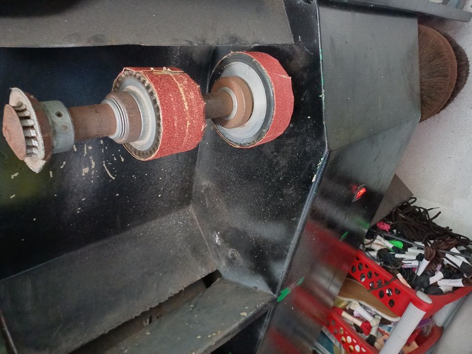 Maquina lixadeira e pulir calcado ,ferro com aspiracao saco n/ faz pó
