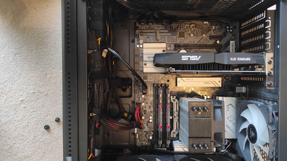 Komputer stacjonarny i5/32gb/ Gtx 1050ti 4 GB/  brak dysków