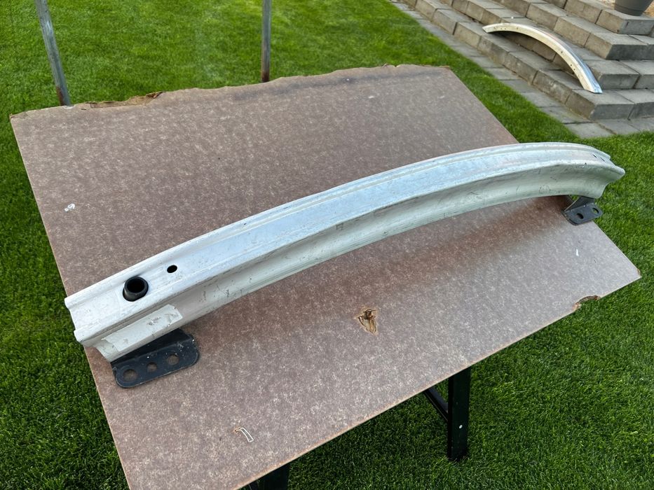 Усилитель заднего бампера Q7 4L