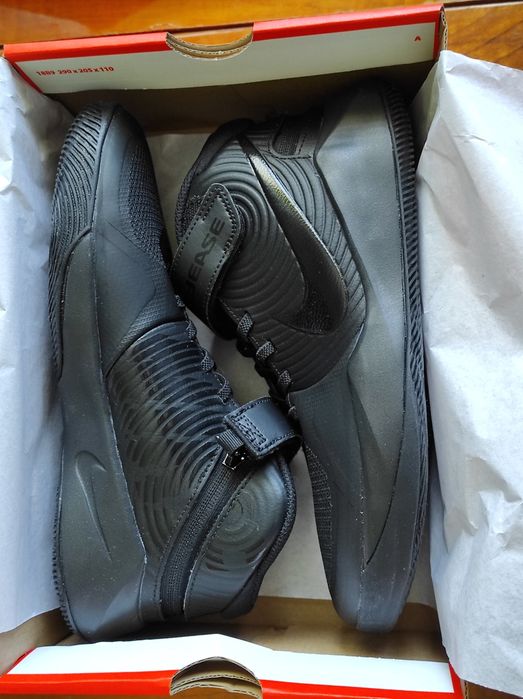 NIKE Team Hustle FLYEASE adidasy rozm. 38,5 /24cm