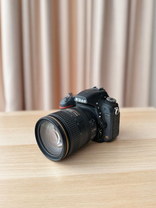 Lustrzanka NIKON