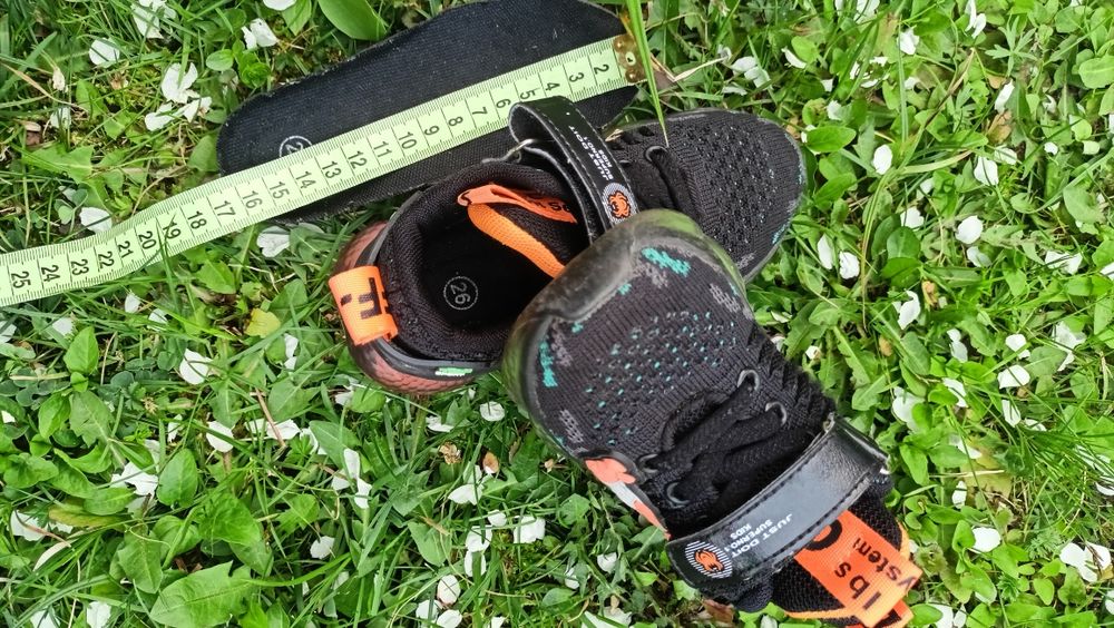 Кросівки 26 розмір (16см)