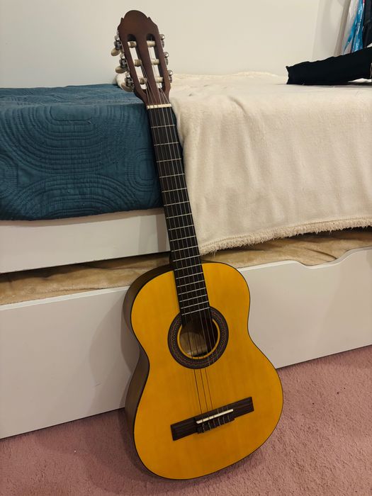 Guitarra clássica espanhola acústica