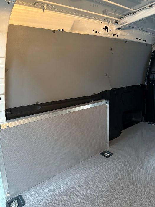 Комплект обшивки для вантажного відсікі автомобіля Citroen, Fiat, Opel