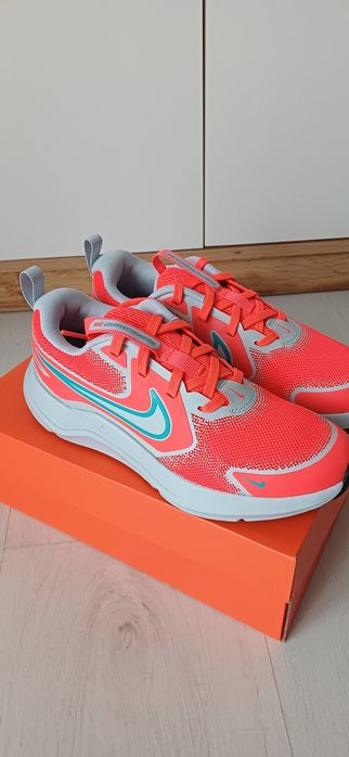 Buty sportowe młodzieżowe Nike Cosmic Runner rozmiar 35,5 Nowe