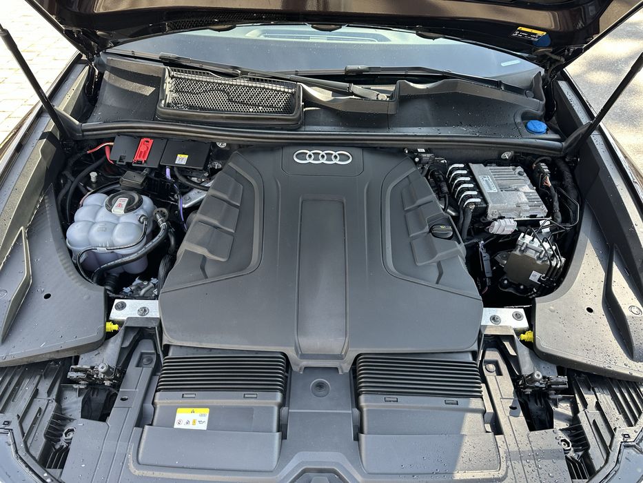 AUDI Q8 3.0 D 2021 офіц.