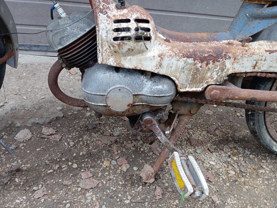 Motorower włoski MOTOBI odpala i jeździ