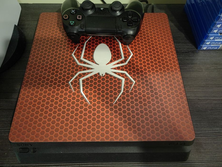 Konsola Ps4 slim