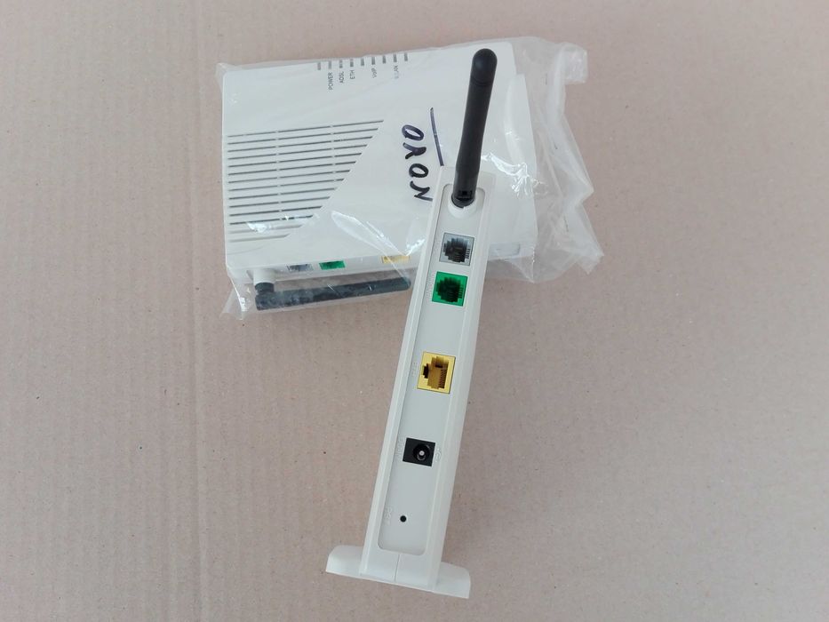 Pack of 2 Routers: Thomson TG787 + Pirelli DRG A221G64286117961091123