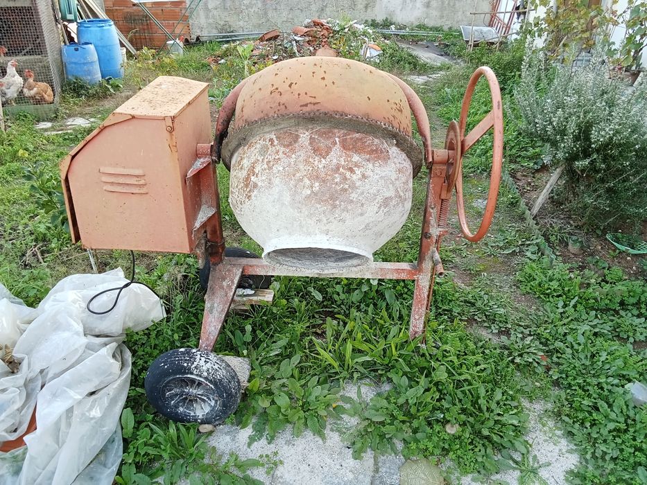 Betoneira LIS160 usada