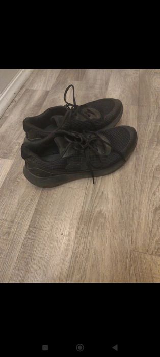 Sprzedam buty under armour r 45